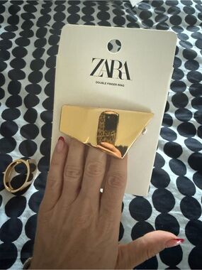 ZARA Polished Gold Geometric Double-Finger Ring
